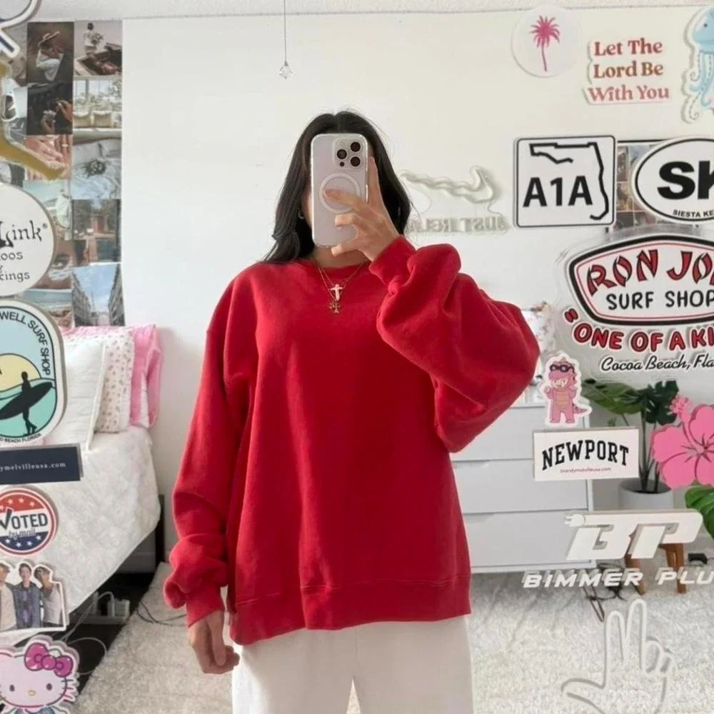 strawberry red akimbo‎ club crewneck sweatshirt